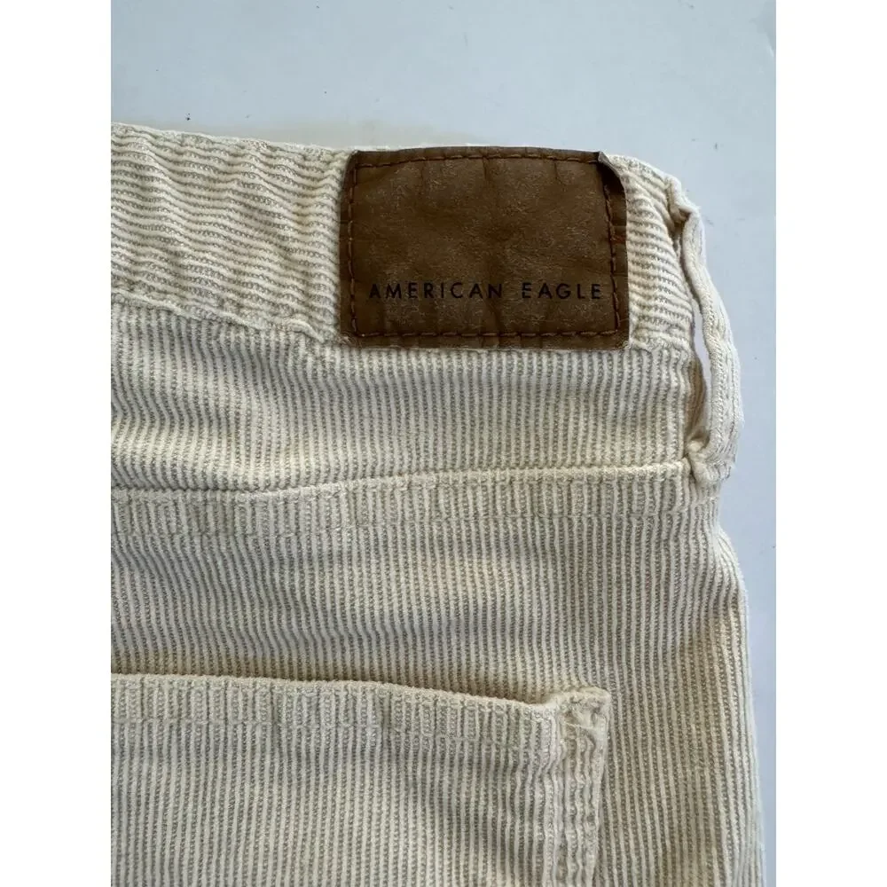 American Eagle Corduroy Shorts Size 4 Cream Super Stretch Patch Pockets #7401